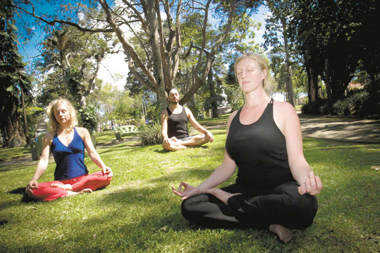 El yoga le propone un reto