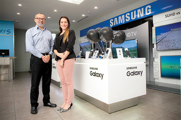 Samsung y Huawei mantienen pulso en smartphones