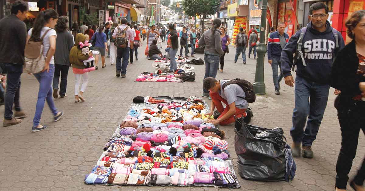 Gobierno prefiere ventas ambulantes antes que desempleo - Periodico La República