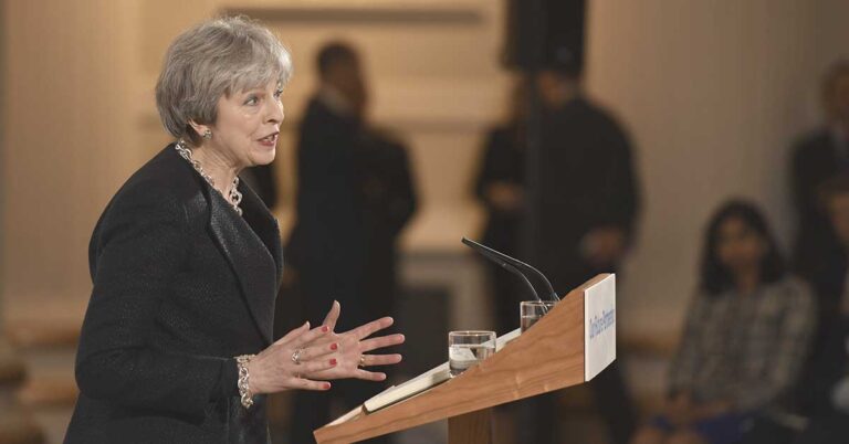 UE planearía vaga oferta comercial contra esperanzas británicas