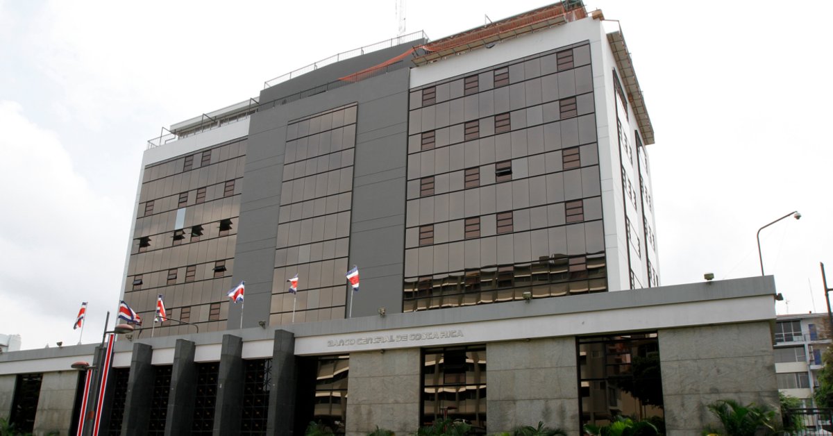 Banco Central alega transparencia en contratación de hermana de Carlos Alvarado