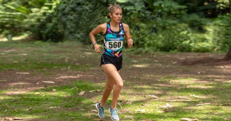 Noelia Vargas finaliza en quinto lugar de torneo internacional de campo traviesa