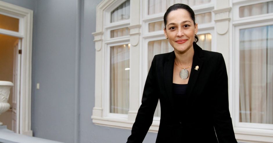 “Crédito en Costa Rica es muy caro y el gobierno hace poco para evitarlo”: María Inés Solís