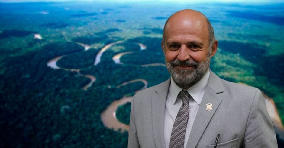 Ministro de Ambiente: “Lo de la Amazonia no es un asunto de capitalismo”