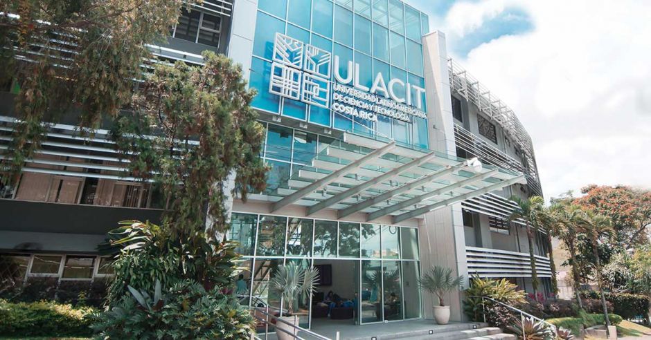 ULACIT abre sus puertas a su personal 100% vacunado contra la Covid-19