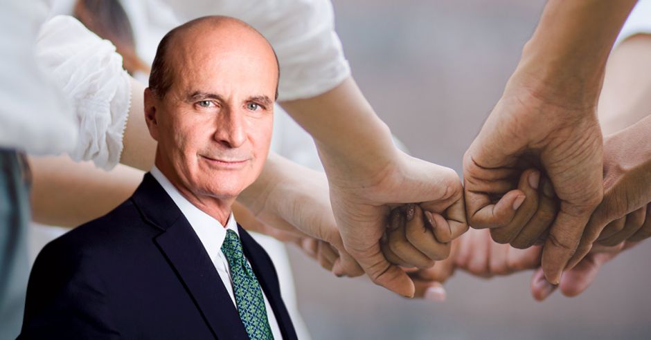 José María Figueres promete digitalizar a la Caja y al Ministerio de Salud