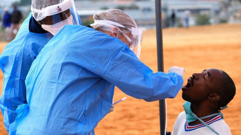 Ómicron: qué se sabe de la nueva variante del coronavirus