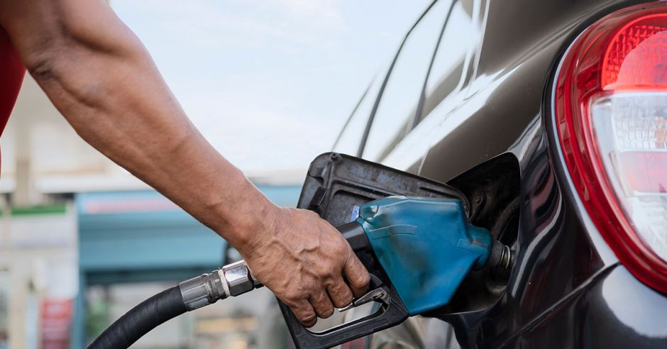 Gasolina súper bajará ¢56 y diésel ¢43 por litro, pero la gasolina regular subirá ¢28 por litro