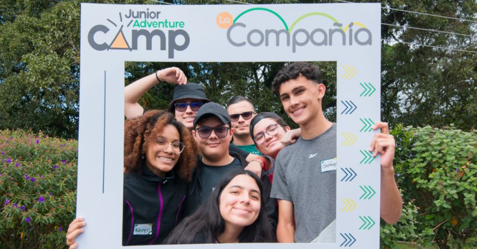 Jóvenes ticos participan en foro internacional de emprendedores con proyecto de tecnologías para preservar el ambiente