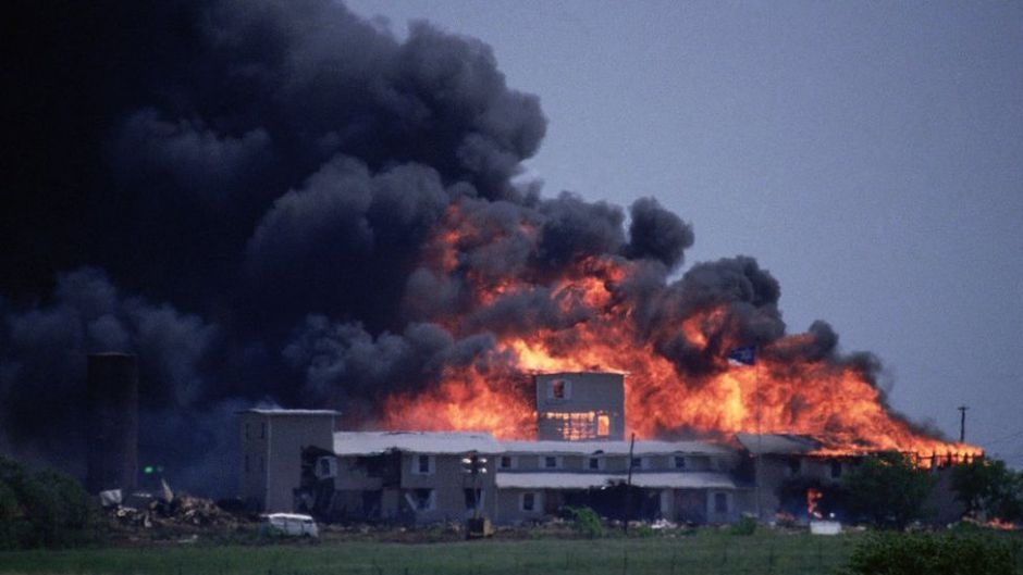 30 años de Waco: cómo fue el mortal asedio de 51 días del gobierno de EE.UU. a la secta de los davidianos (y cuál es su eco hoy)