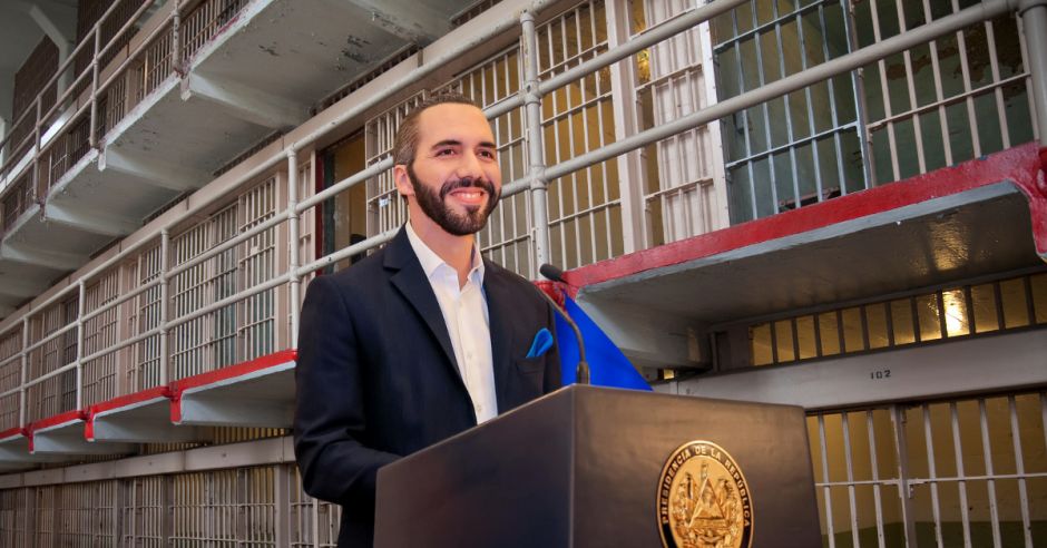 Nayib Bukele anuncia construcción de nueva cárcel contra corruptos