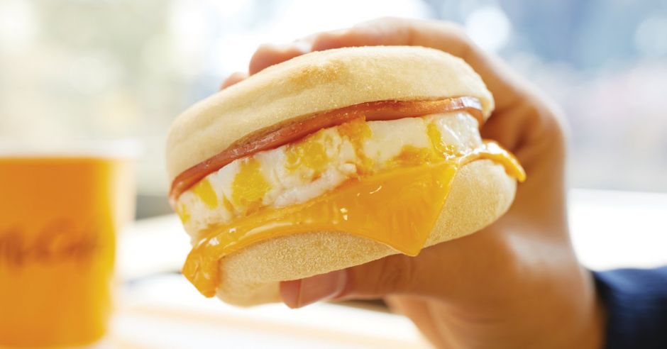 McDonald's Costa Rica, pionero en la región con huevos de gallinas libres de jaula al 100%