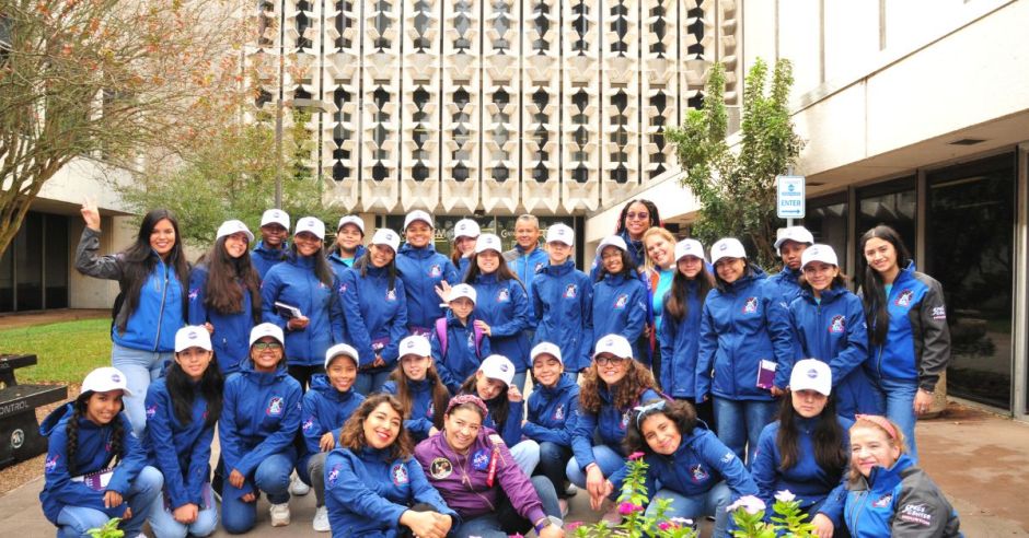 Conozca a las niñas ticas que visitarán la NASA en diciembre
