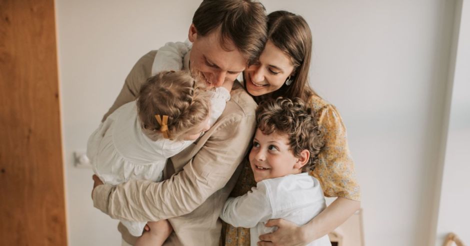 Avanza proyecto para que las familias decidan el orden de los apellidos de sus hijos
