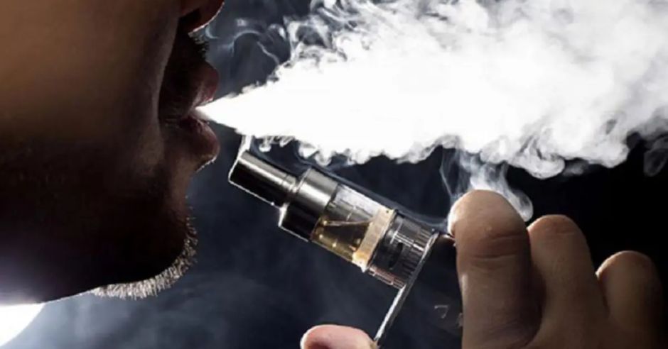 Red de médicos latinoamericanos pide a la Caja revalorar diagnóstico sobre presunto daño pulmonar en joven por vapeo