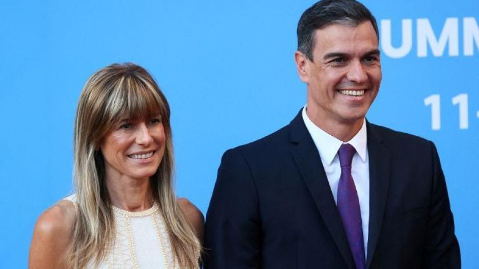 "Necesito parar y reflexionar": el presidente del gobierno español, Pedro Sánchez, dice que se plantea dimitir tras el inicio de una investigación a su esposa