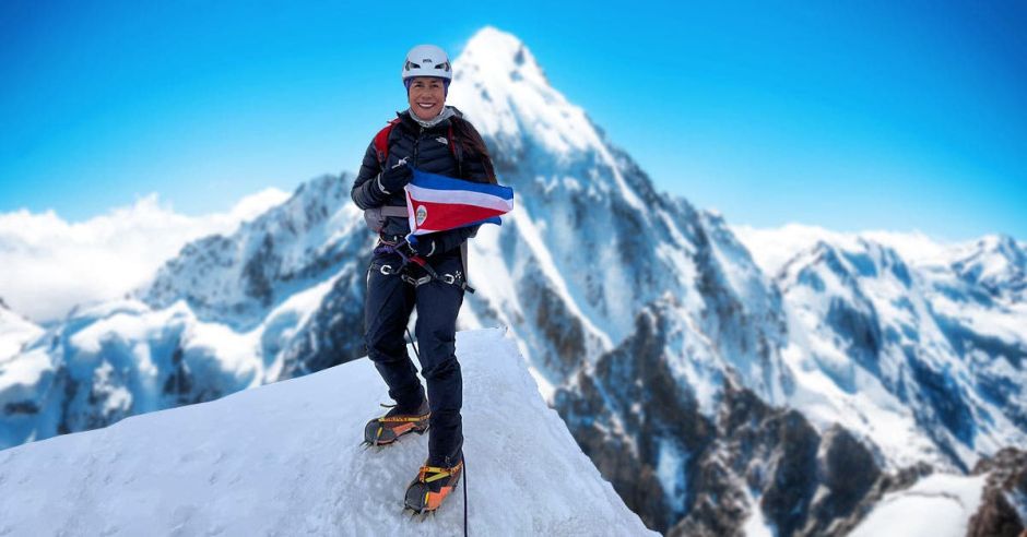(Video) ¡Ligia llega a Campo 4 del Everest! Equivale a dos veces la altura del Chirripó