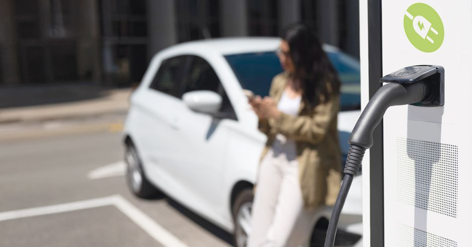 Arranca carrera por las redes de carga: Concesionarios compiten más allá de los autos eléctricos