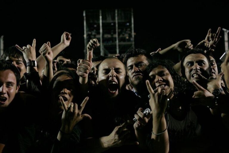 &quot;Los que salen a hacer ejercicio al parque después de 30 años de no hacerlo, no son tan distintos de quienes quieren resucitar a su banda de heavy metal&quot;