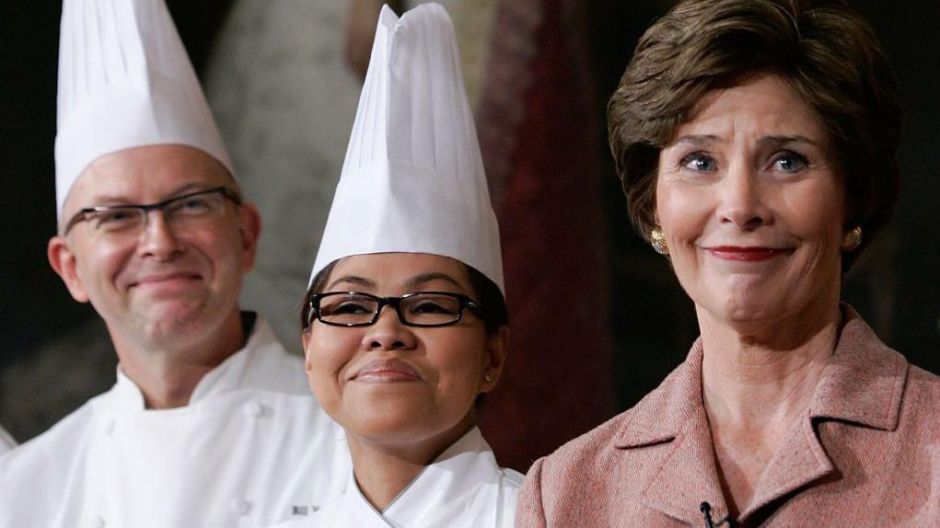 "En la Casa Blanca se comen las mejores hamburguesas": Cristeta Comerford, la chef filipina que cocinó por décadas para las personas más poderosas del mundo