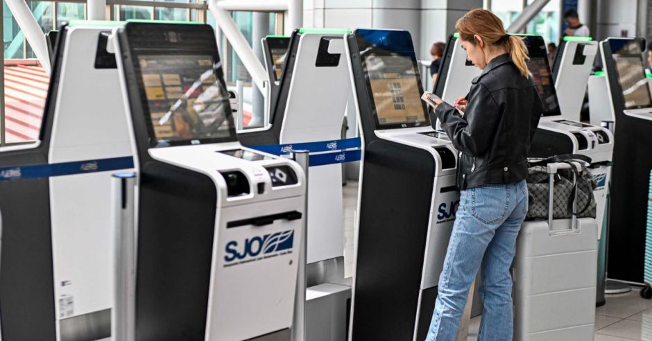¿Sale del país en Semana Santa? Siga estas recomendaciones en su paso por el Aeropuerto Juan Santamaría
