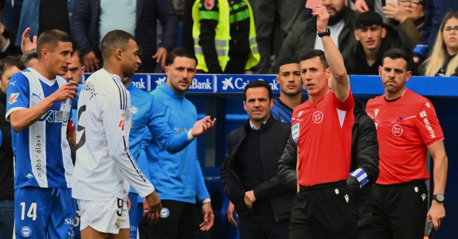 Mbappé ve la roja con una posibilidad alta de perderse el clásico