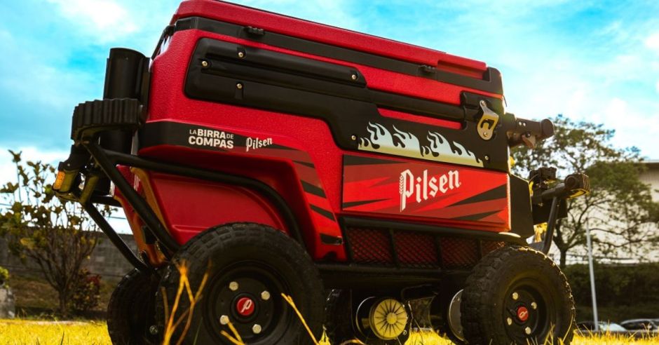 Pilsen lanza “Hieleneitor”: hielera todoterreno con control remoto