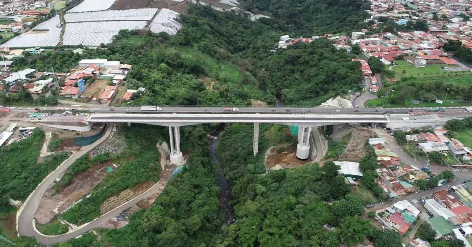 Hasta 4 años se tarda en expropiar los terrenos para una nueva carretera