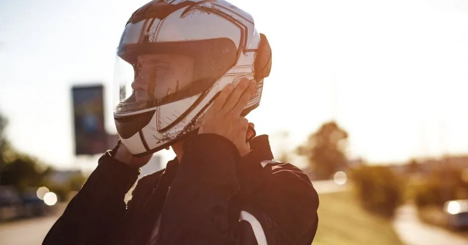 Multas a motociclistas por mal uso del casco alcanzan los ¢540 millones