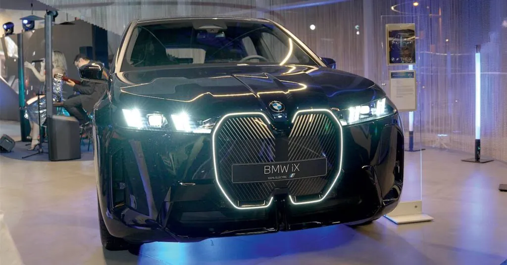 BMW lanza en Costa Rica el nuevo iX 2026: un vehículo eléctrico de lujo ...