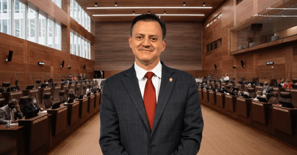 Otro diputado renuncia: Eli Feinzaig se queda prácticamente solo en el Partido Liberal Progresista