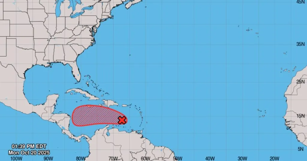 Onda tropical #40 activa alerta de ciclón en el país