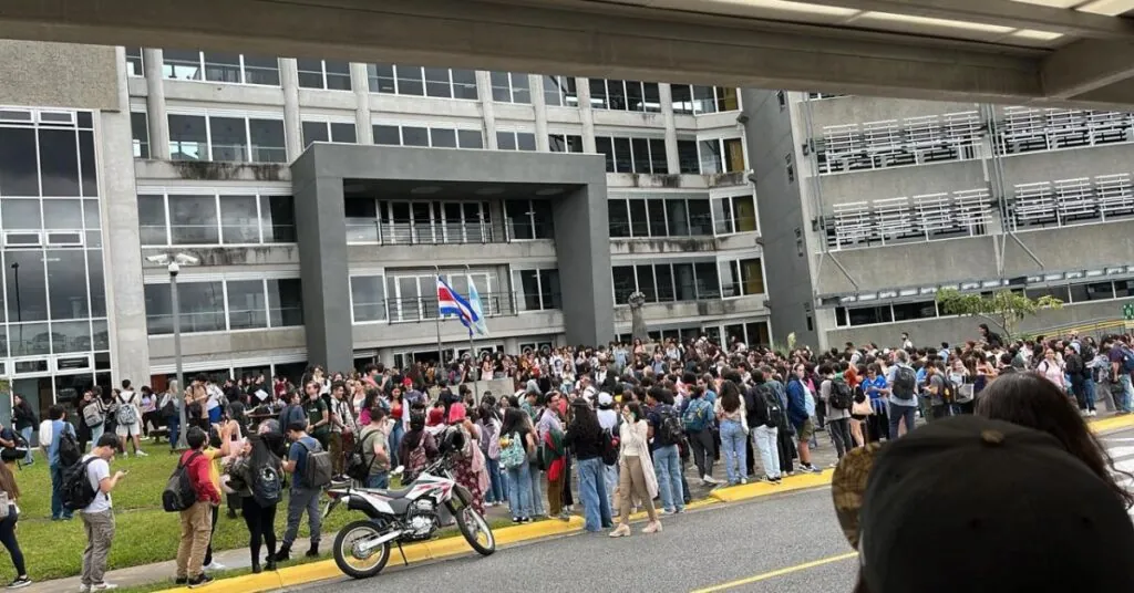 UCR evacúa sus instalaciones por amenaza de ataque armado