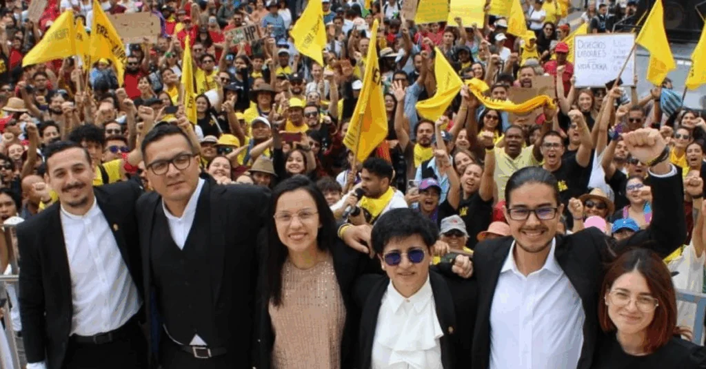Frente Amplio evita felicitar a líder opositora de Venezuela por ganar Premio Nobel de la Paz, ¿por qué?