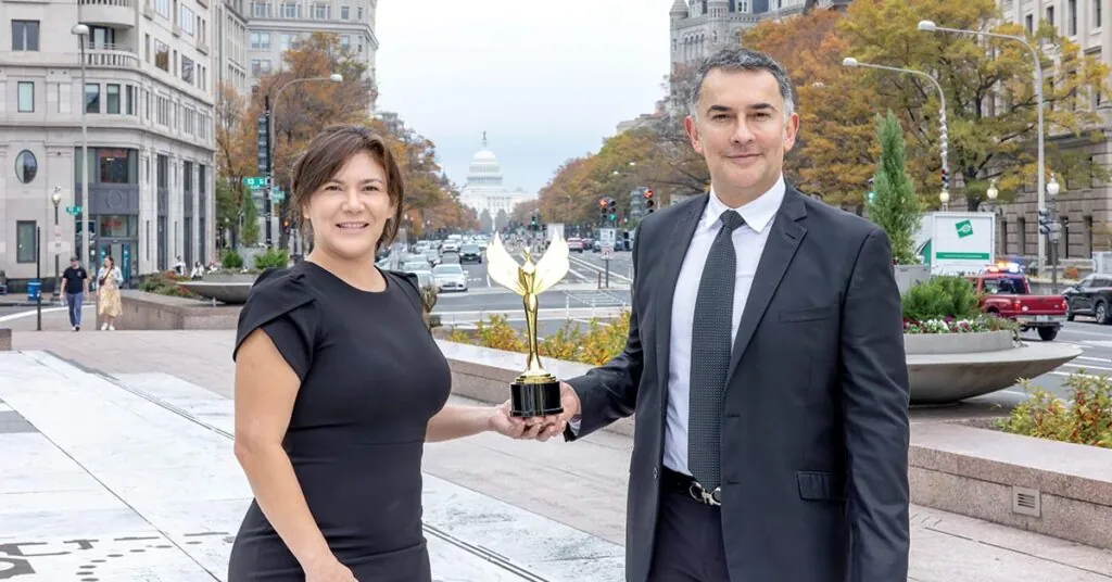 Costa Rica Azul recibe el Global Democracy Award y se consolida como modelo latinoamericano de innovación social