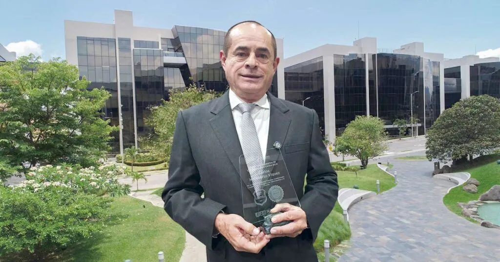 Carlos Víquez entre los Líderes Visionarios 2025 de Centroamérica y el Caribe
