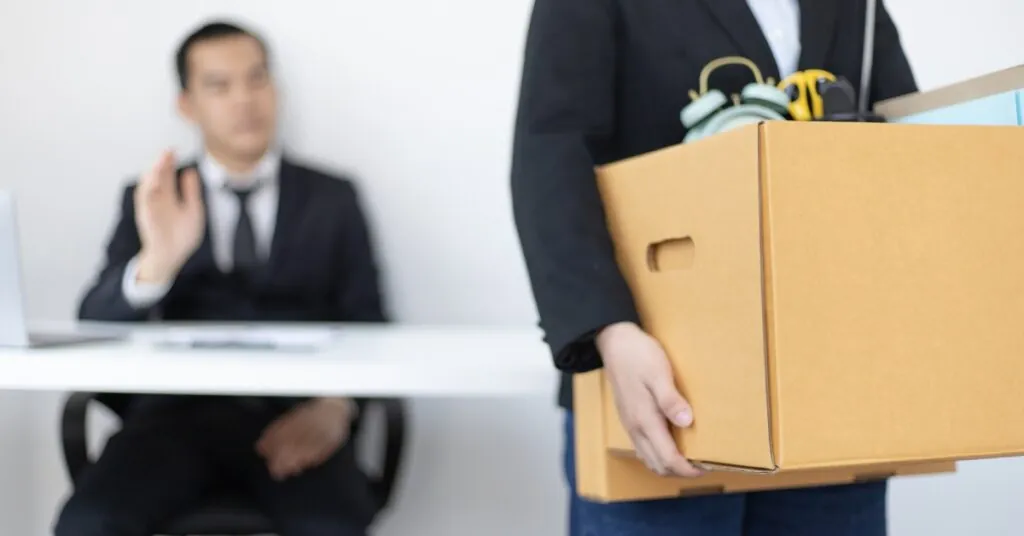 Desempleo disminuye a 5.7%, su nivel más bajo del año aunque persisten retos