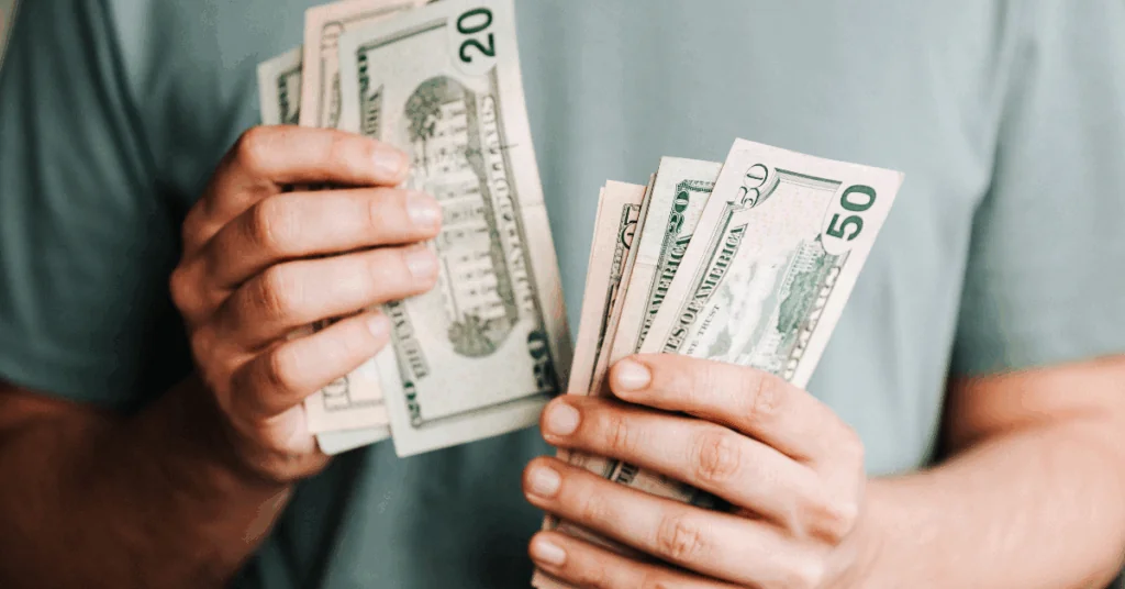 Dólar llega a su nivel más bajo desde 2008: Banco Central frena mayor caída con compra histórica