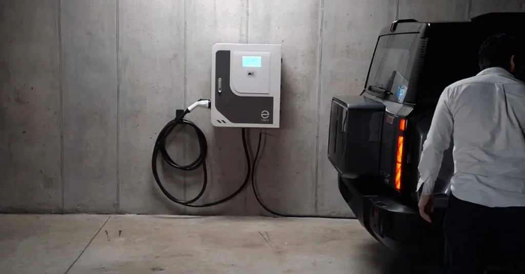 Expansión de vehículos eléctricos impulsa instalación de cargadores privados en Costa Rica