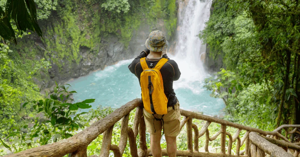 Turismo costarricense se desacelera frente a destinos competidores