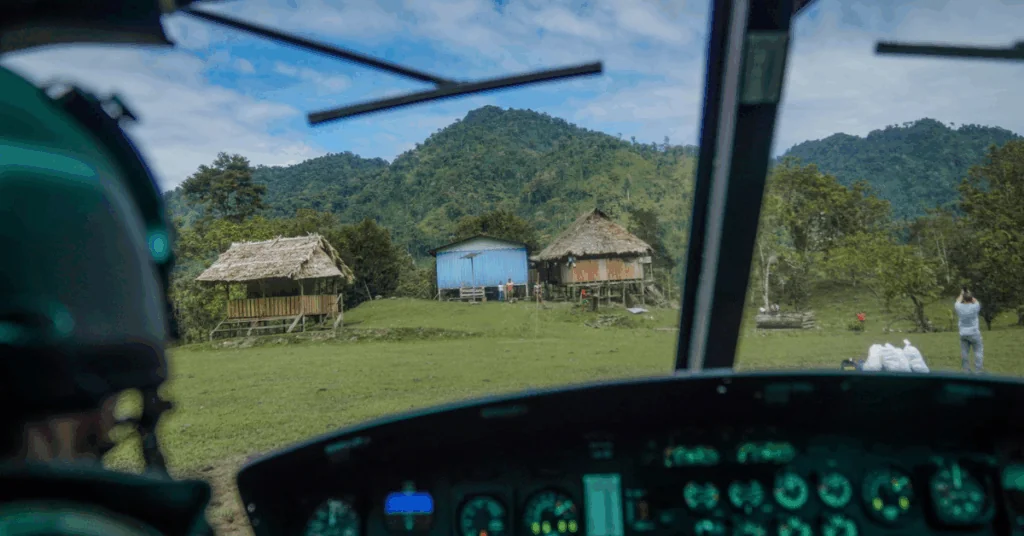 Helicópteros de EE.UU. trasladaron tulas y funcionarios a comunidades indígenas y otros sitios alejados