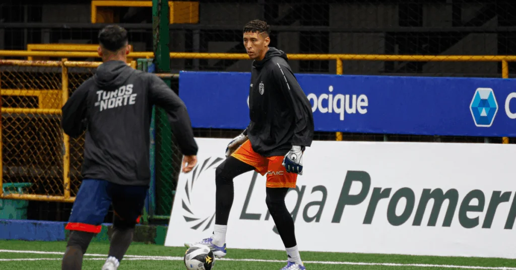 Alexandre Lezcano es presentado como nuevo guardameta de club de Liga de Ascenso