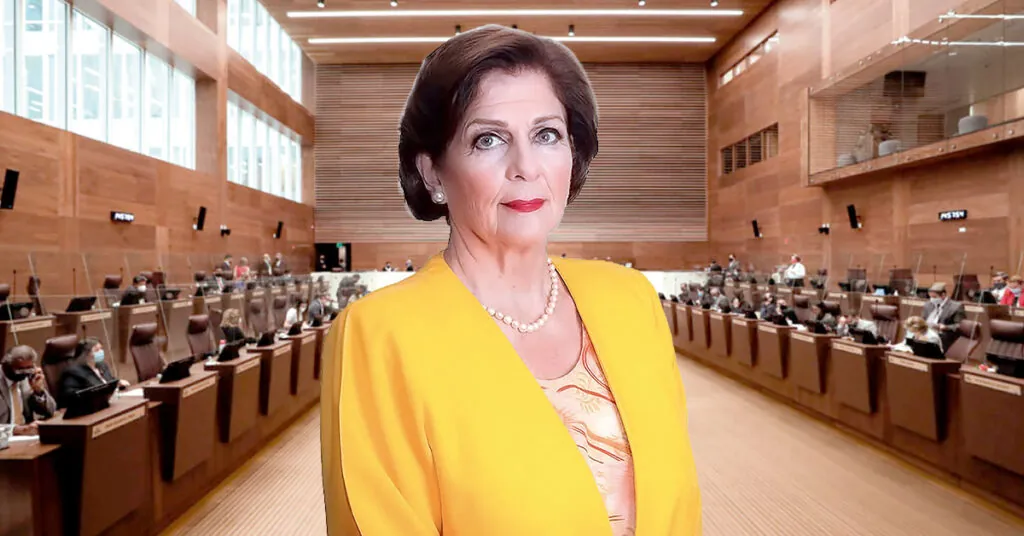 Pilar Cisneros señala a la oposición por actuar con 