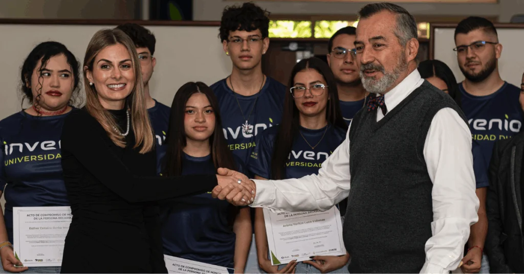 Universidad Invenio potencia la formación de ingenieros al otorgar becas estudiantiles