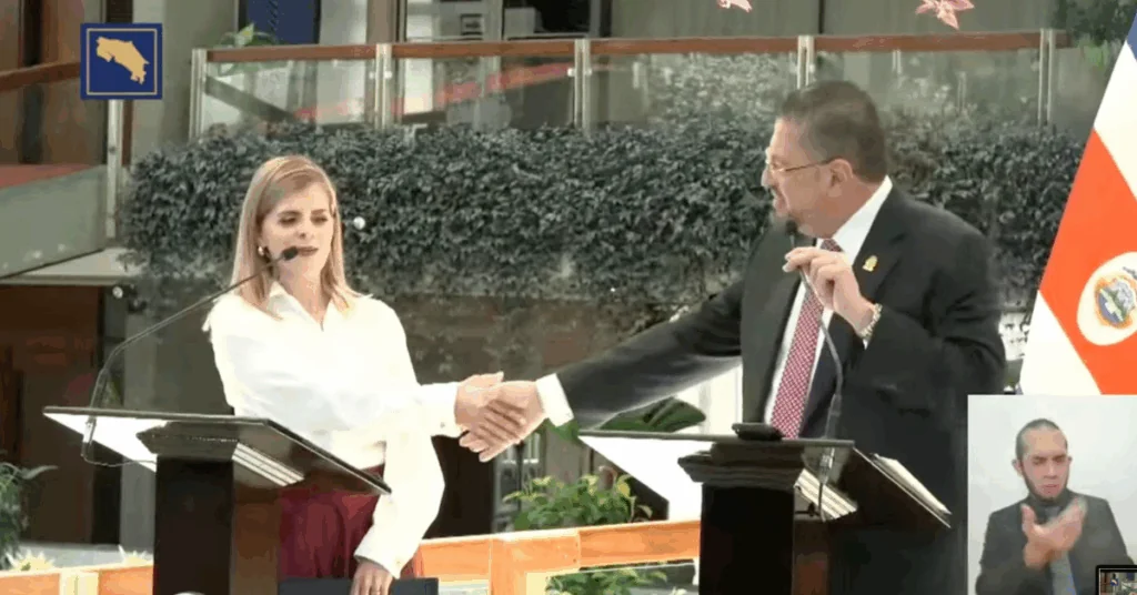 Laura Fernández empieza a gobernar como ministra de la Presidencia