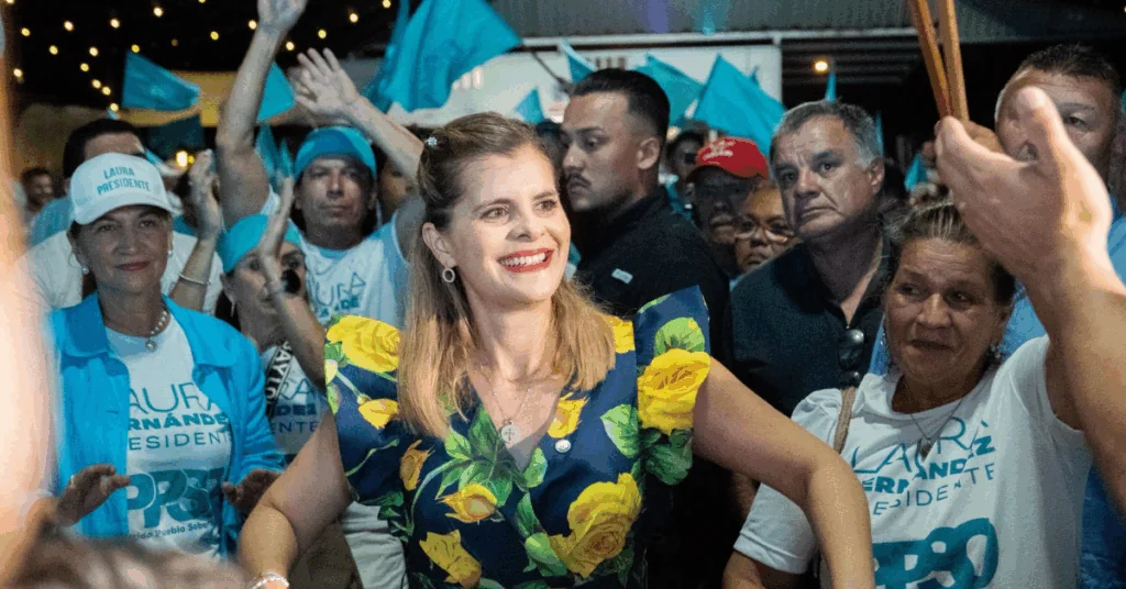 ¿Dónde quiere el traspaso de poderes Laura Fernández? 