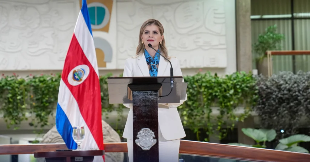 Laura Fernández pide a magistrados Orlando Aguirre y Patricia Solano que renuncien: “Se ocupa sangre fresca”